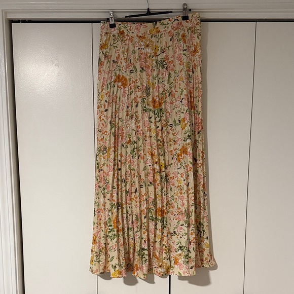 Skies Are Blue Dresses & Skirts - Skies Are Blue Floral Pleated Maxi Skirt